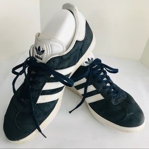 ADIDAS Original Gazelle sneakers.